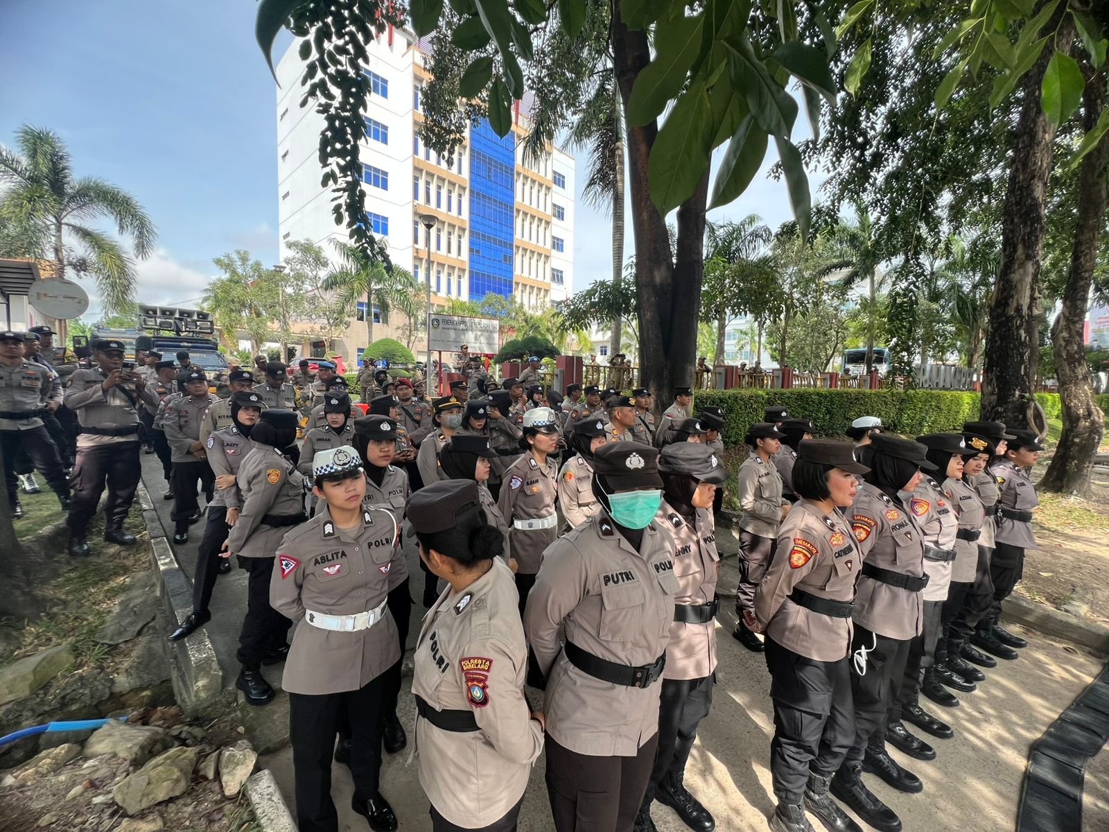 Polresta Barelang Amankan Aksi Unjuk Rasa Koalisi Rakyat Batam Tuntut Kenaikan UMSK Kota Batam 2025