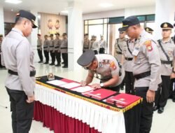 Kapolresta Barelang Pimpin Upacara Serah Terima Jabatan Kapolsek Batu Aji, Kapolsek KKB Hang Nadim serta Pelantikan Kasat Polairud Polresta Barelang dan Kapolsek Batu Ampar