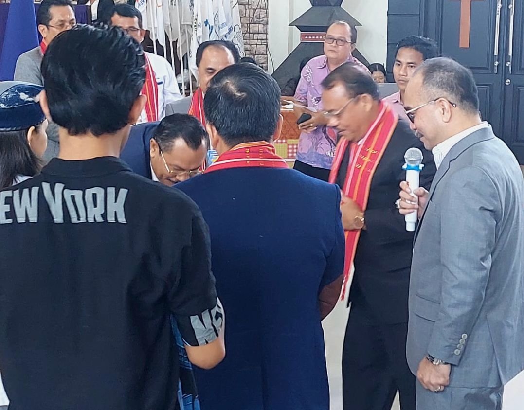 Firman Jaya Daeli Melantik Pengurus Cabang BKS PGI GMKI Batam
