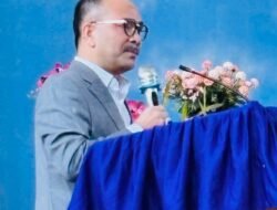 Firman Jaya Daeli  Melantik Pengurus Cabang BKS PGI GMKI Batam