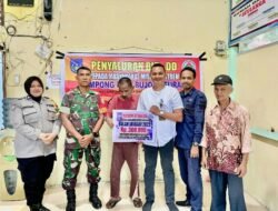 Pj Geuchik Gampong Paya Bujok Beuramo Salurkan BLT-DD Ke Warga Yang Kurang Mampu