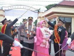 Masuk Polres Langsa AKBP Mughi Prasetyo Habrianto, SIK Disambut Pedang Pora