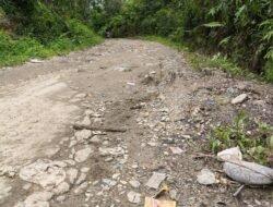 Jalur Truk Sampah Menuju TPA Rusak Parah, Pemerintah Diminta Segera Bertindak