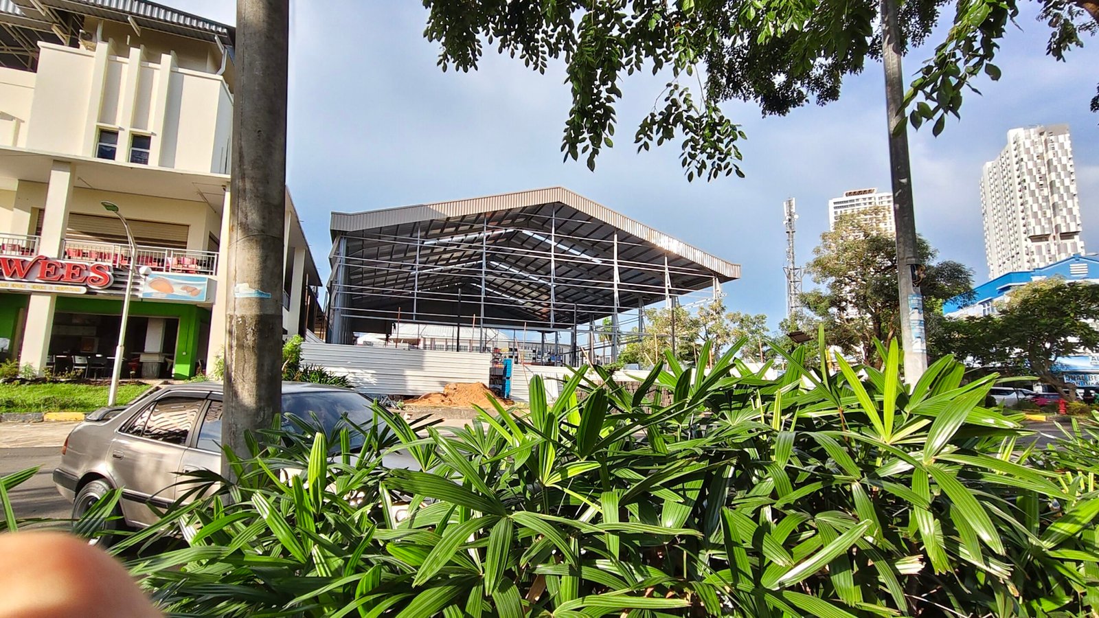 Proyek di Kawasan Citywalk Lubuk Baja Tanpa PBG, Pengawasan Dinas Terkait Dimana?