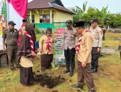 Sinergi Polsek Merbau Besama Pramuka Tanam Pohon Dalam Progran Green Policing