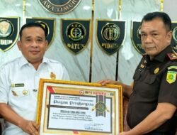 BPI KPNPA RI Anugerahkan BPI Award kepada Kejati Jatim, Apresiasi Bongkar Korupsi PT DABN Probolinggo