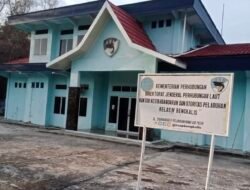 WARGA KECAM KERAS OKNUM PEGAWAI KSOP DIDUGA BERSIKAP AROGAN SAAT GOTONG ROYONG CFD DI AIR PUTIH