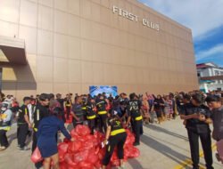 Dalam Rangka Hari Jadi Pertama, First Club Batam Gelar Baksos