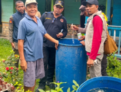 Komando Tegas Camat Zainal dan Pak Daud: Tasik Putri Puyu Serentak Tabur Abate Gagah Melawan DBD